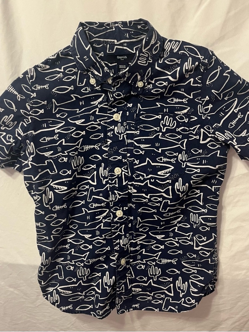 GapKids Boys  XS Short Sleeve Button Down Shark and Fish Shirt